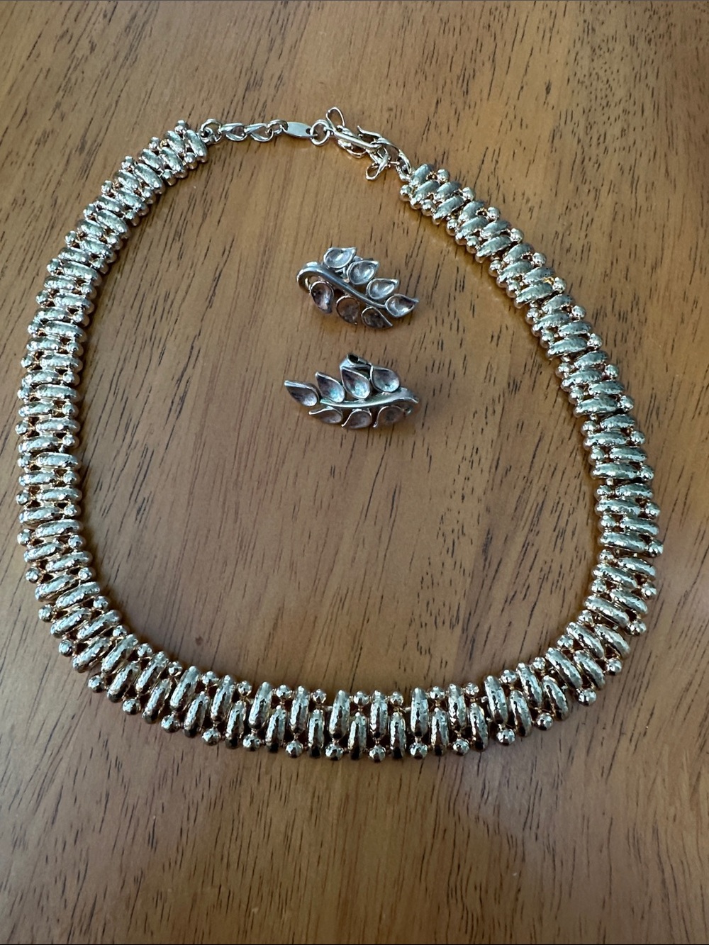 Trifari vintage goldtone statement necklace and earrings.